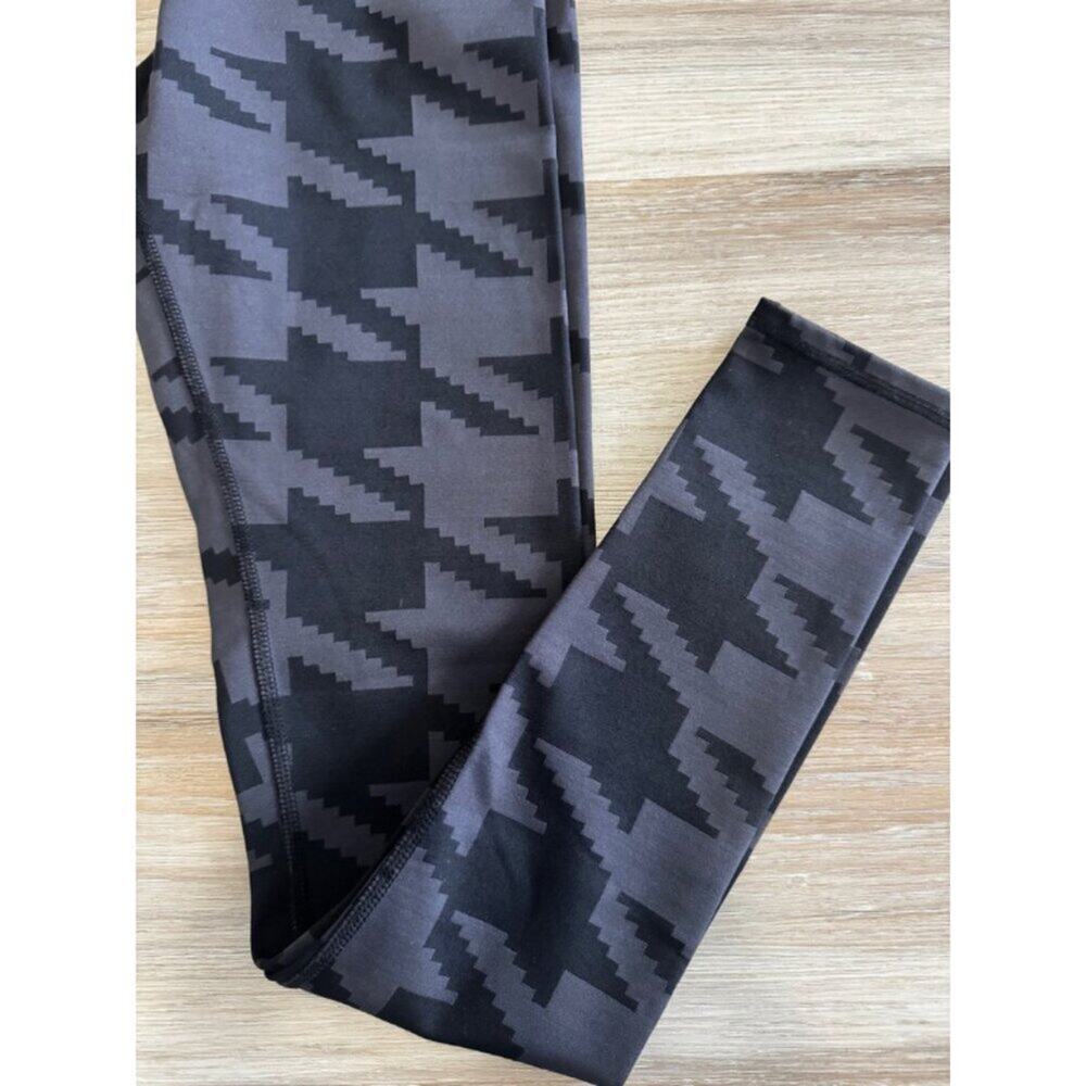 ALO Yoga | Airbrush Legging in a Houndstooth Pattern size S - Picture 3 of 8